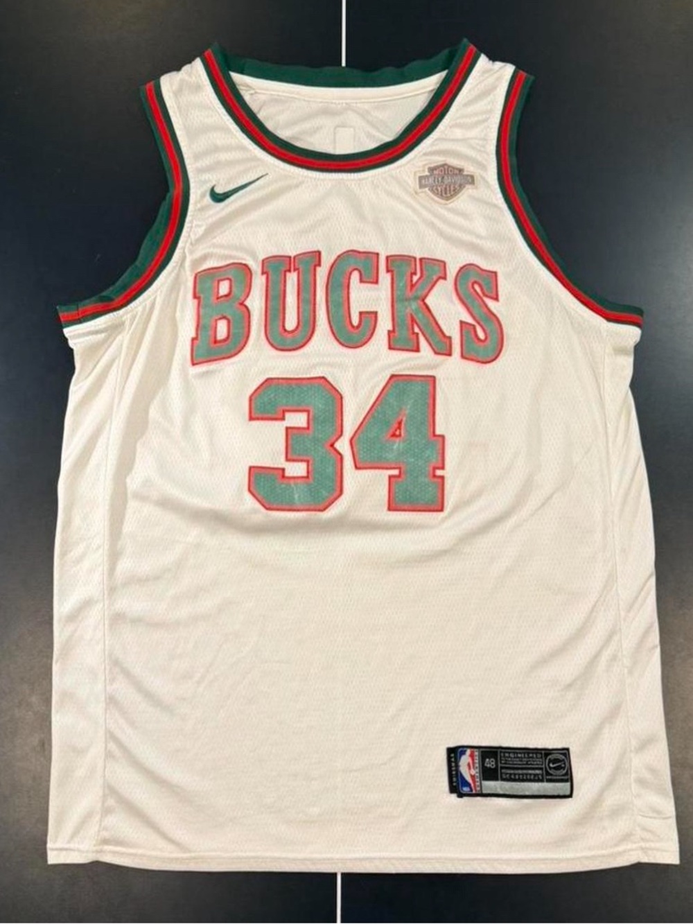 🔥Nike White Milwaukee Bucks #34 Jersey with Green and Red Trim size 48